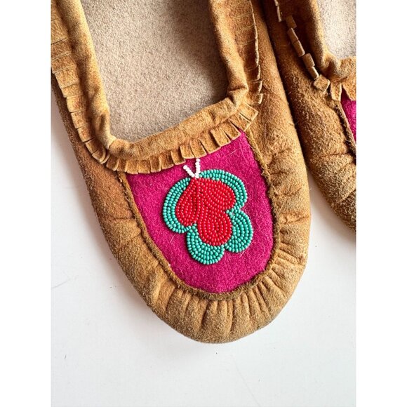Vintage Handmade Warm Brown Beaded Suede Leather Slippers Moccasins, Size 5 - Picture 3 of 12